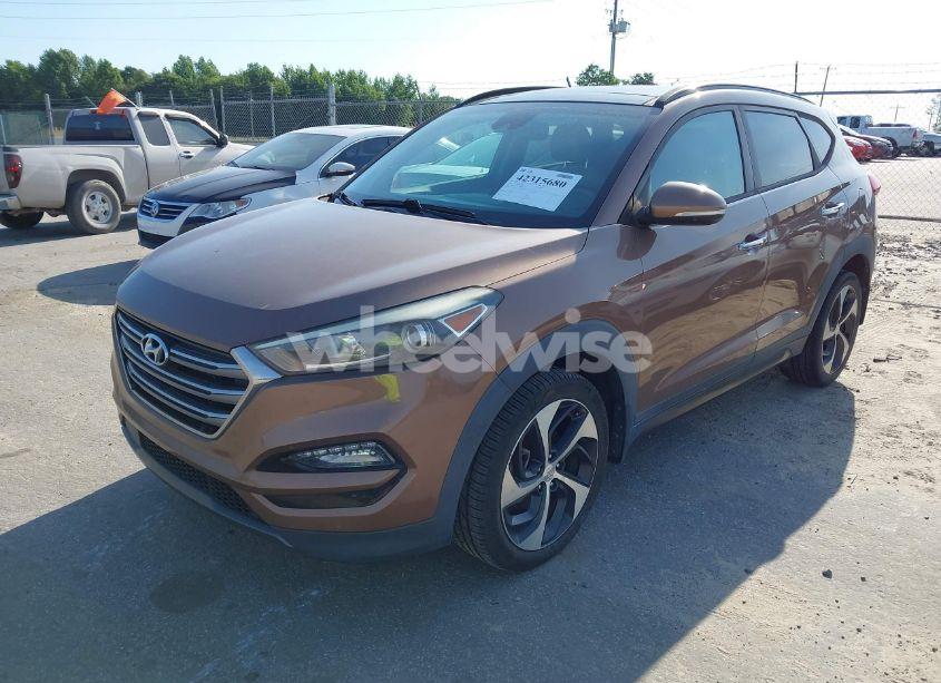 Photo 2 of 2016 Hyundai Tucson LIMITED (VIN KM8J33A20GU058654)