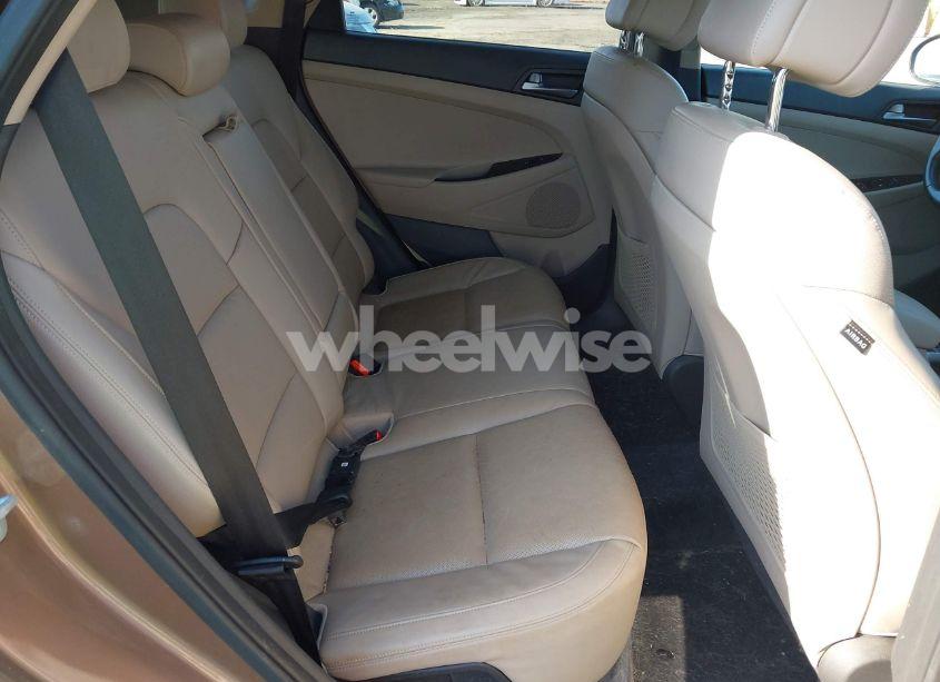 Photo 8 of 2016 Hyundai Tucson LIMITED (VIN KM8J33A20GU058654)