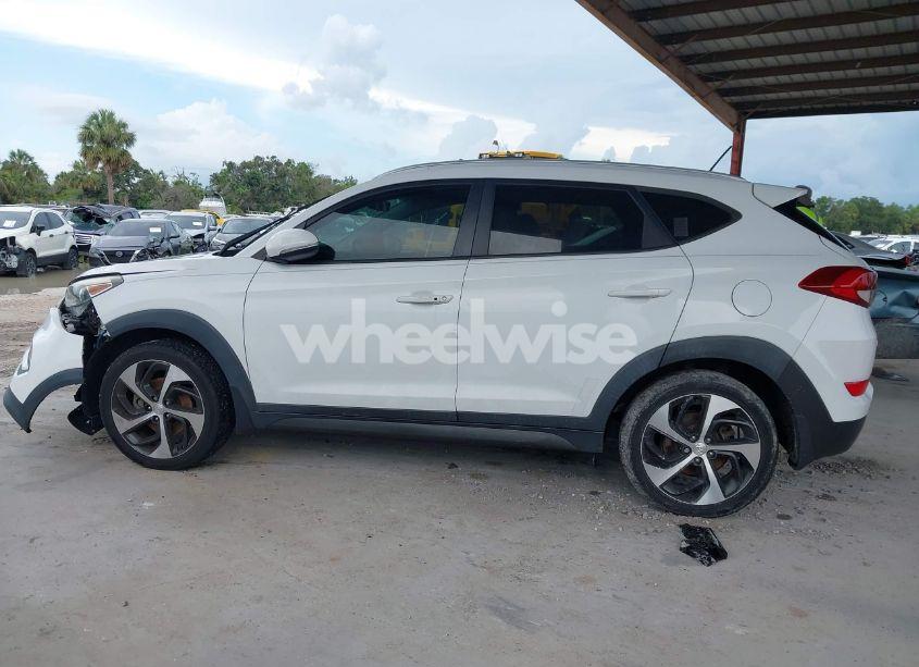Photo 14 of 2016 Hyundai Tucson SPORT (VIN KM8J33A20GU074997)