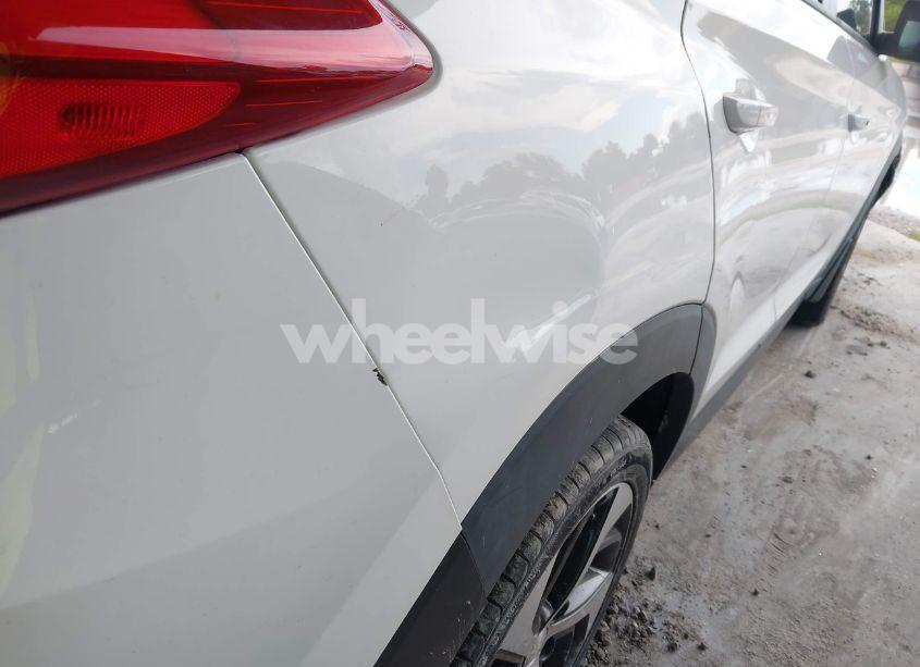 Photo 18 of 2016 Hyundai Tucson SPORT (VIN KM8J33A20GU074997)