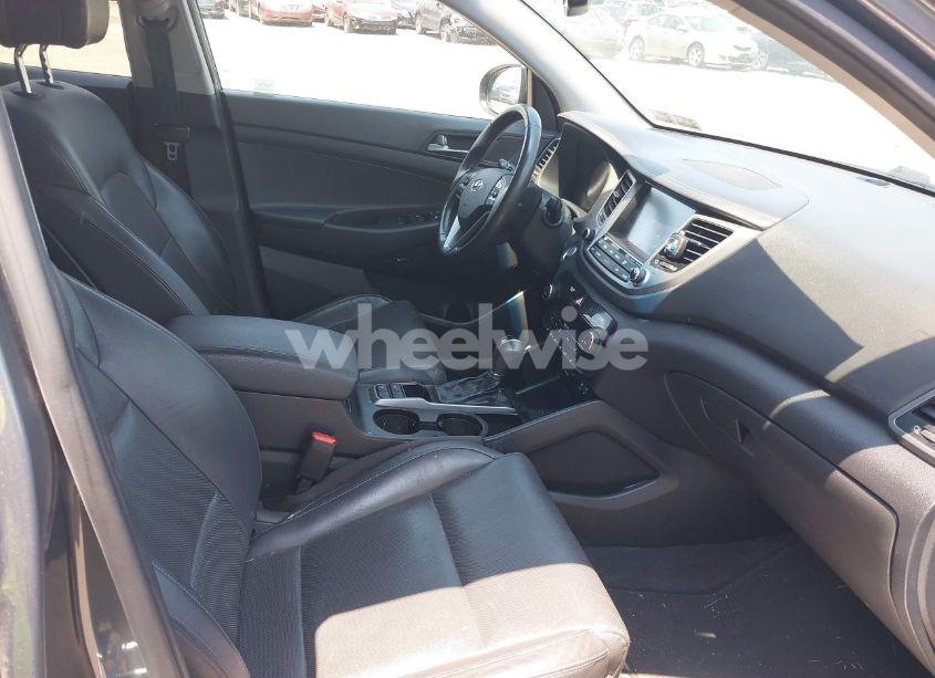 Photo 5 of 2017 Hyundai Tucson LIMITED (VIN KM8J33A21HU520852)