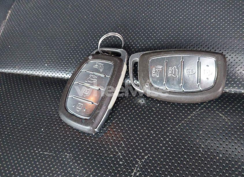 Photo 11 of 2016 Hyundai Tucson LIMITED (VIN KM8J33A22GU181677)