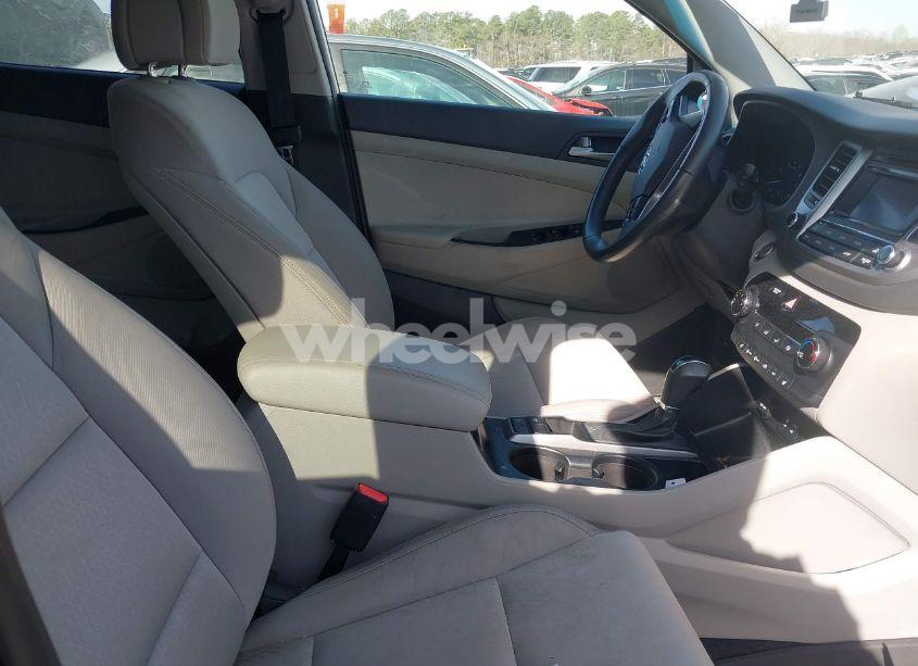 Photo 5 of 2016 Hyundai Tucson SPORT (VIN KM8J33A22GU211549)