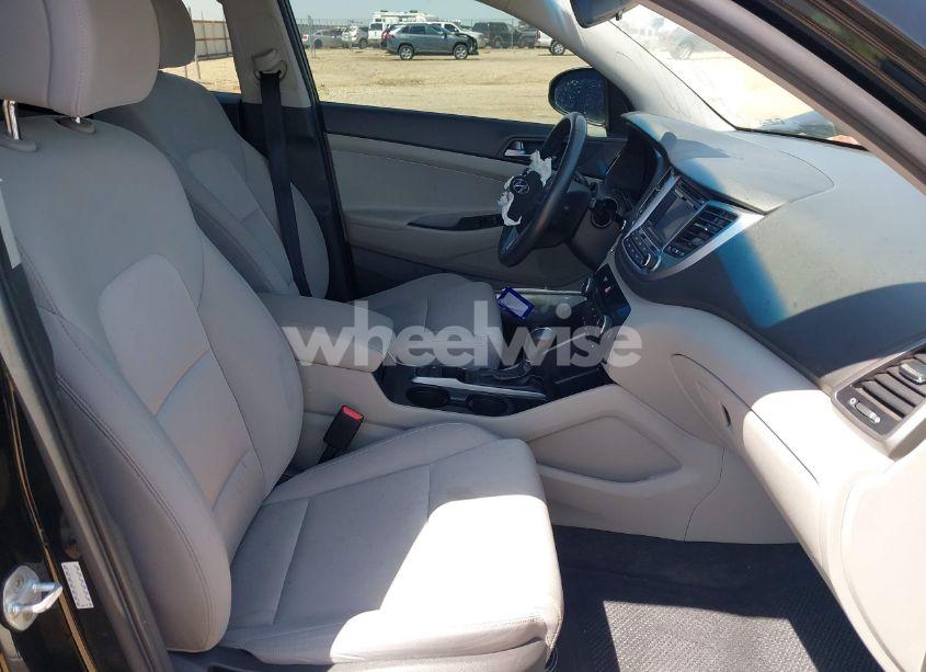 Photo 5 of 2017 Hyundai Tucson SPORT (VIN KM8J33A23HU490270)