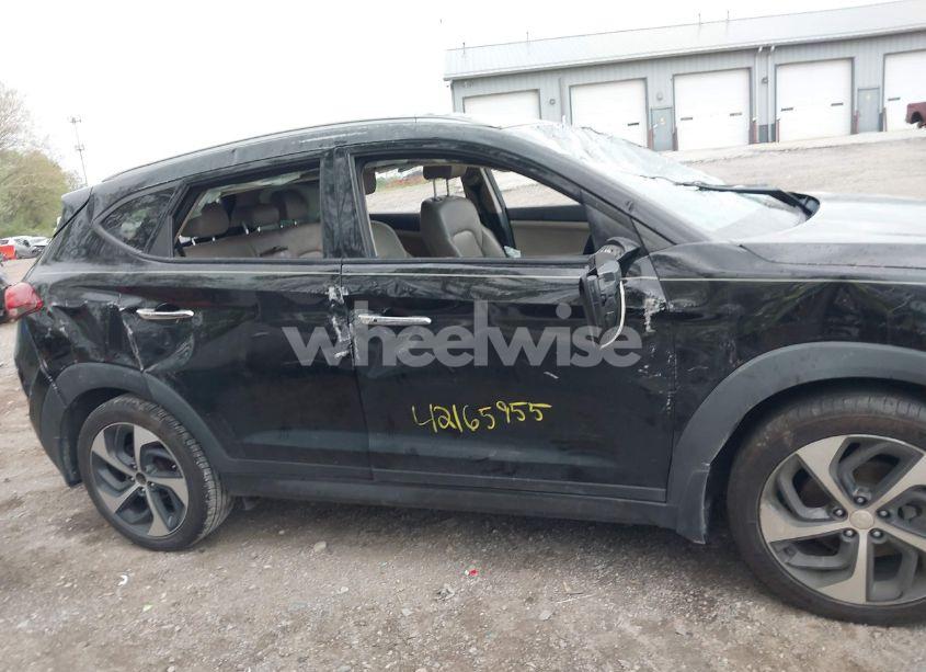 Photo 14 of 2016 Hyundai Tucson LIMITED (VIN KM8J33A24GU161690)