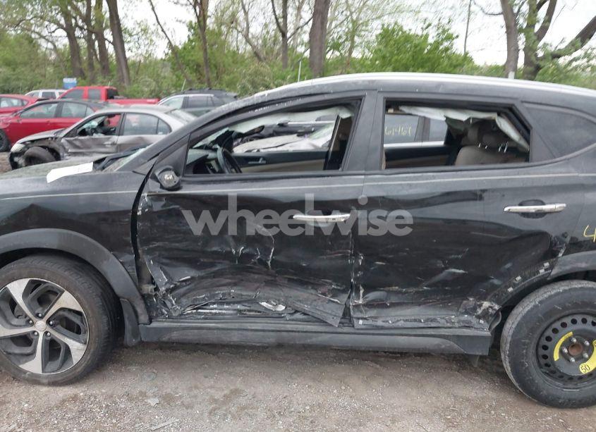 Photo 15 of 2016 Hyundai Tucson LIMITED (VIN KM8J33A24GU161690)