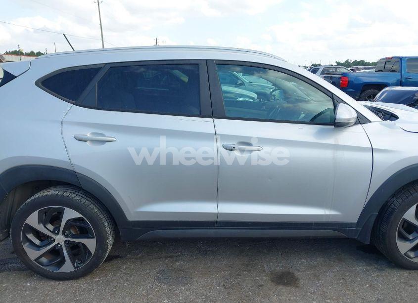 Photo 12 of 2016 Hyundai Tucson SPORT (VIN KM8J33A25GU268621)