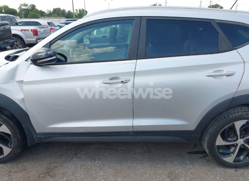 Photo 13 of 2016 Hyundai Tucson SPORT (VIN KM8J33A25GU268621)