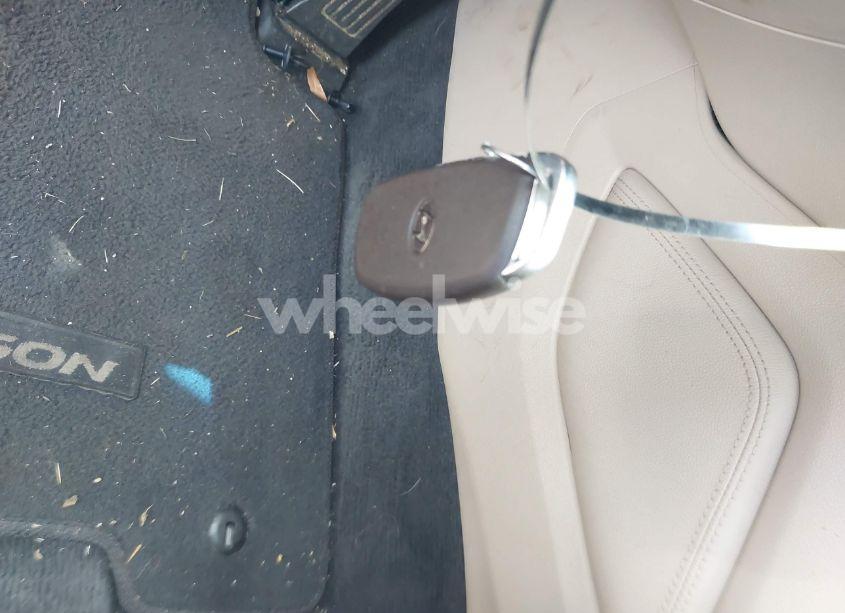 Photo 11 of 2016 Hyundai Tucson LIMITED (VIN KM8J33A27GU053001)