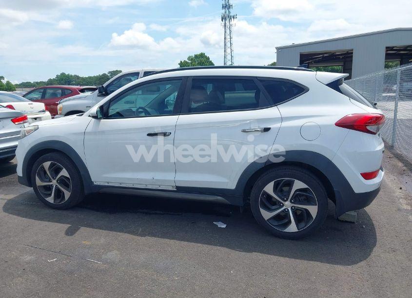 Photo 14 of 2016 Hyundai Tucson LIMITED (VIN KM8J33A27GU053001)