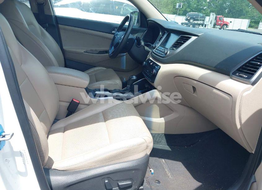 Photo 5 of 2016 Hyundai Tucson LIMITED (VIN KM8J33A27GU053001)