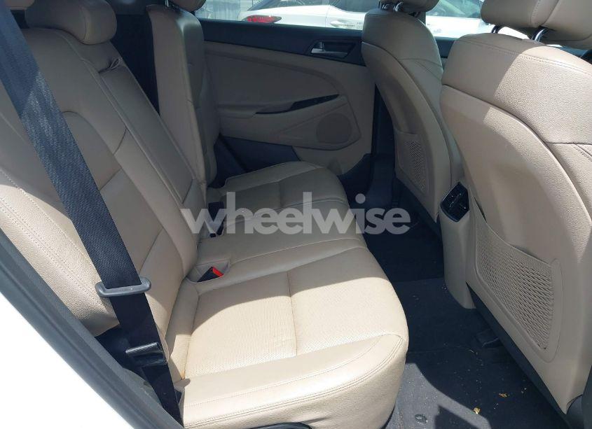 Photo 8 of 2016 Hyundai Tucson LIMITED (VIN KM8J33A27GU053001)