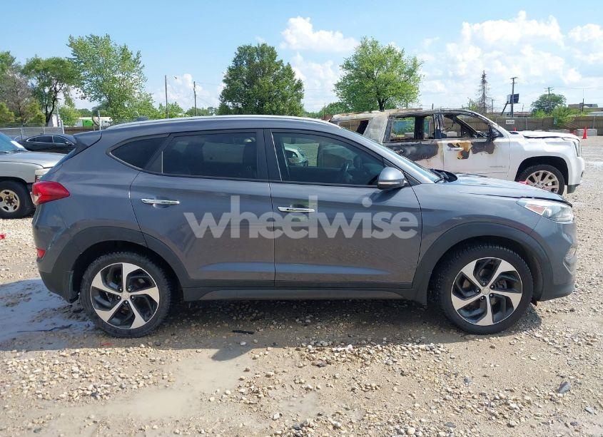 Photo 13 of 2016 Hyundai Tucson LIMITED (VIN KM8J33A27GU111804)