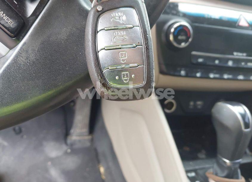 Photo 11 of 2016 Hyundai Tucson LIMITED (VIN KM8J33A27GU163868)