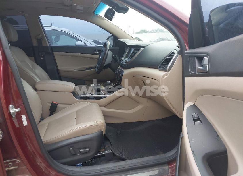 Photo 5 of 2016 Hyundai Tucson LIMITED (VIN KM8J33A27GU163868)