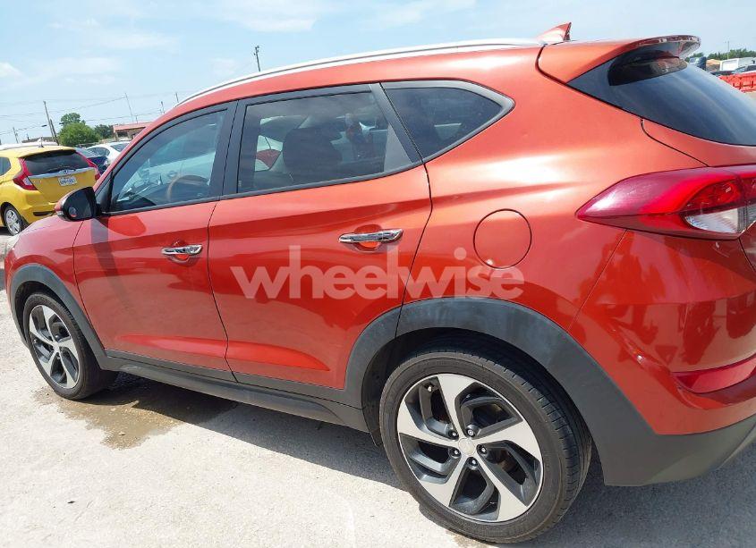 Photo 14 of 2016 Hyundai Tucson LIMITED (VIN KM8J33A28GU045814)