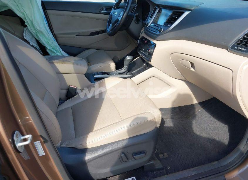 Photo 5 of 2016 Hyundai Tucson LIMITED (VIN KM8J33A28GU185216)