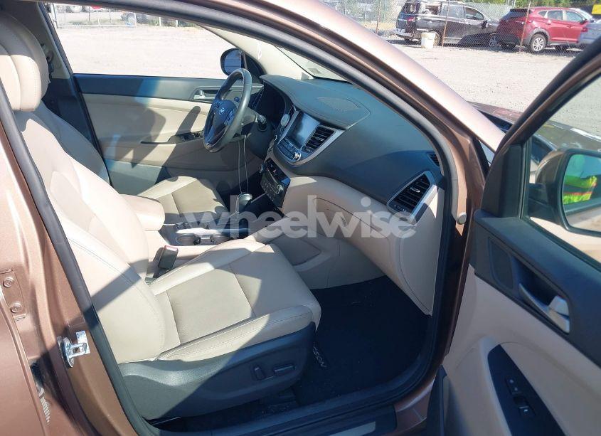 Photo 5 of 2016 Hyundai Tucson LIMITED (VIN KM8J33A28GU196720)