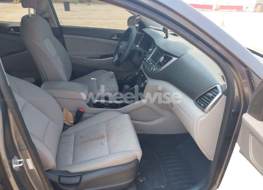 Photo 5 of 2017 Hyundai Tucson VALUE (VIN KM8J33A28HU559308)