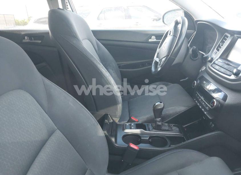 Photo 5 of 2018 Hyundai Tucson VALUE (VIN KM8J33A29JU794757)