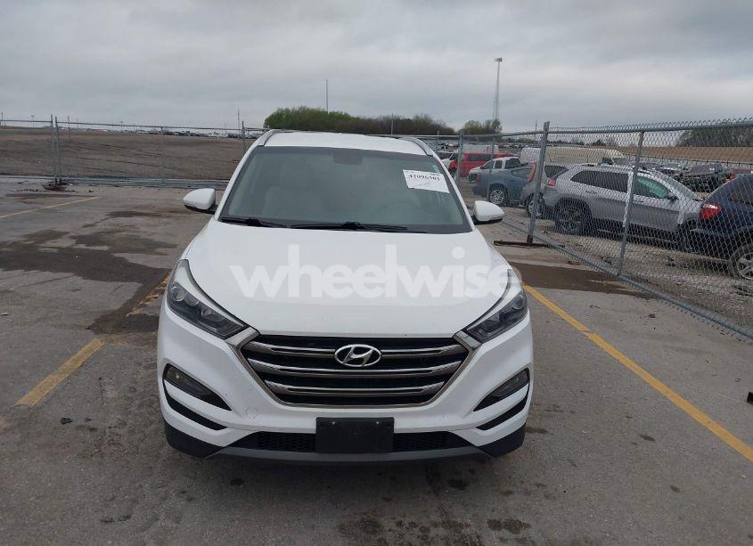 Photo 12 of 2016 Hyundai Tucson LIMITED (VIN KM8J33A2XGU037231)