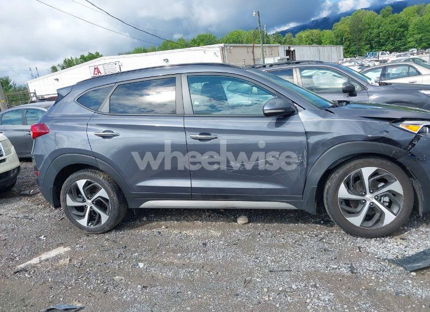Photo 13 of 2017 Hyundai Tucson LIMITED (VIN KM8J33A2XHU594397)