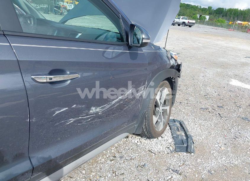 Photo 6 of 2017 Hyundai Tucson LIMITED (VIN KM8J33A2XHU594397)