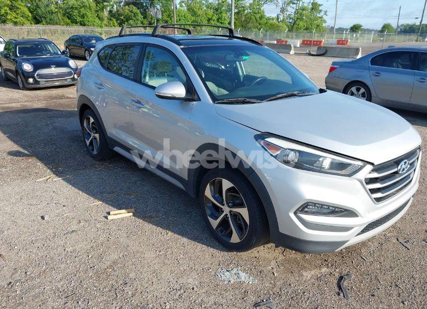 2018 Hyundai Tucson VALUE (VIN KM8J33A2XJU749925) main photo