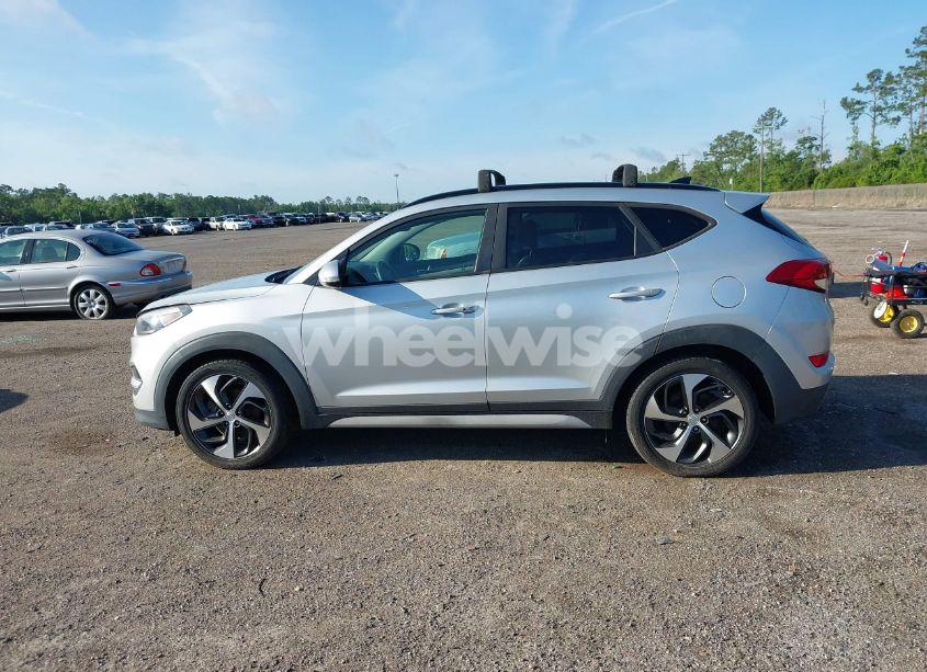 Photo 14 of 2018 Hyundai Tucson VALUE (VIN KM8J33A2XJU749925)