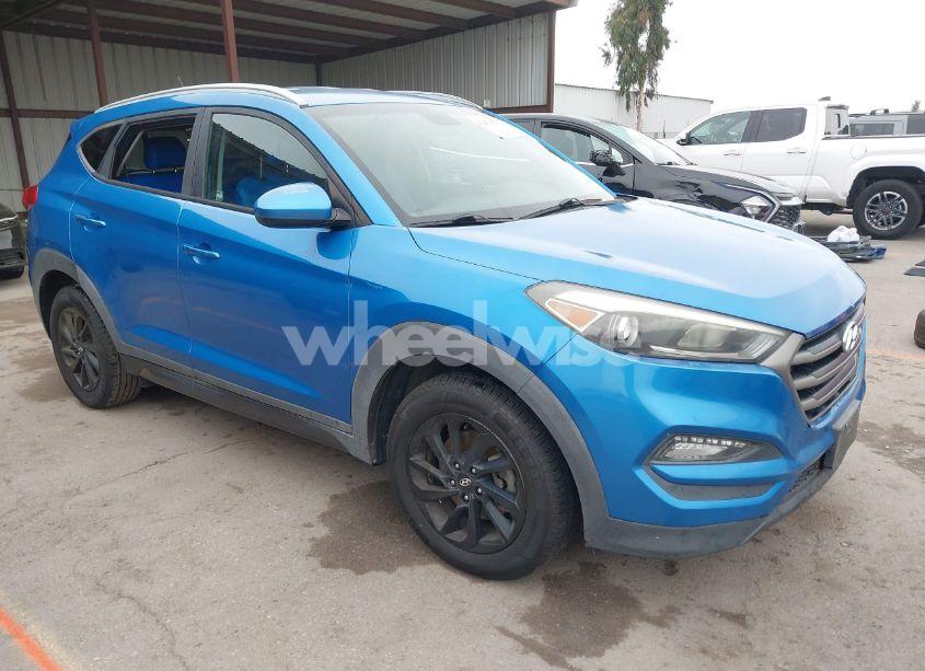 2016 Hyundai Tucson SE (VIN KM8J33A40GU077996) main photo