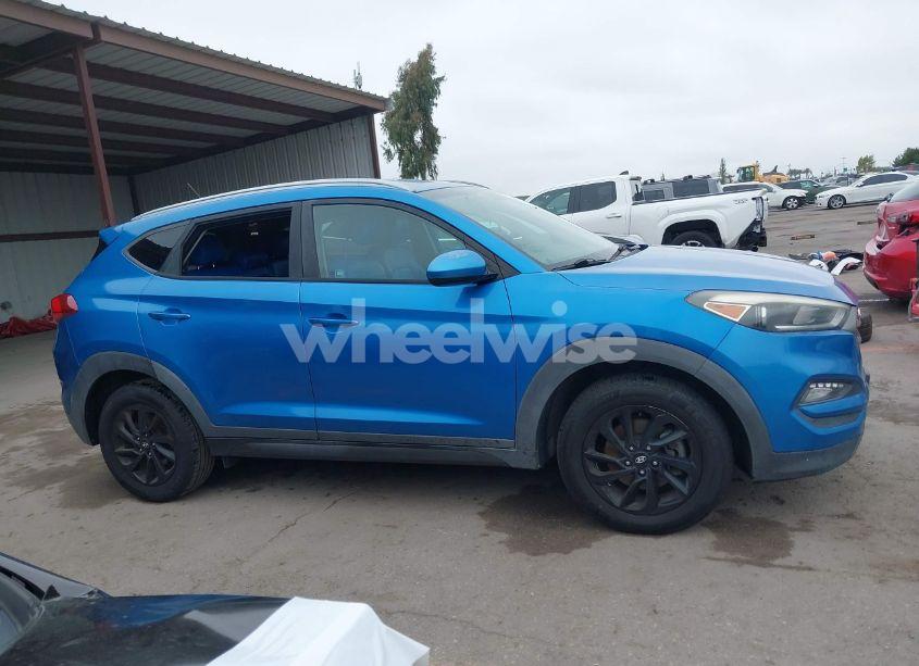 Photo 13 of 2016 Hyundai Tucson SE (VIN KM8J33A40GU077996)