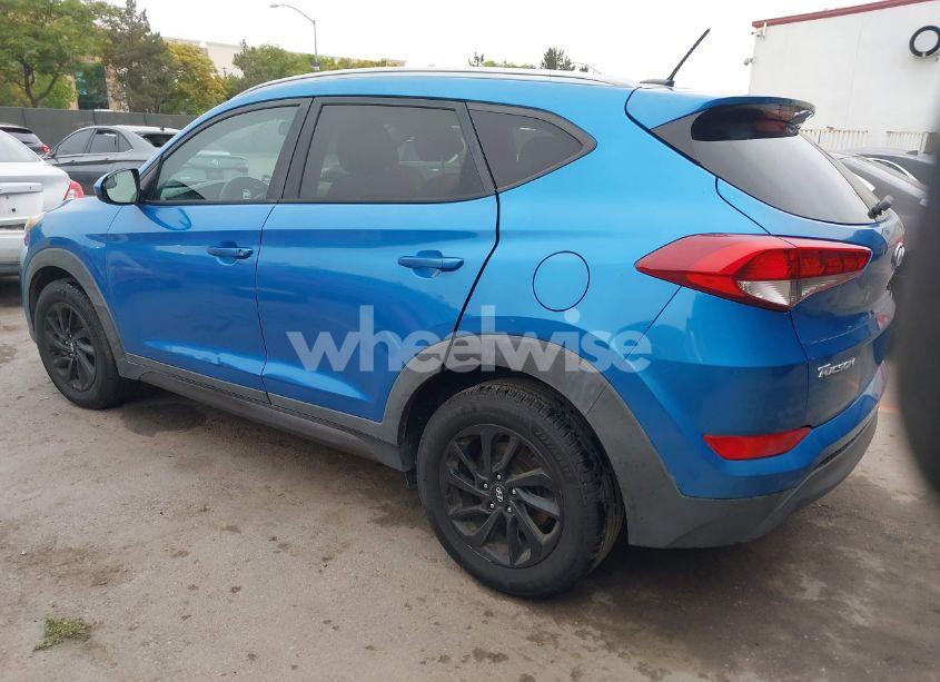 Photo 3 of 2016 Hyundai Tucson SE (VIN KM8J33A40GU077996)