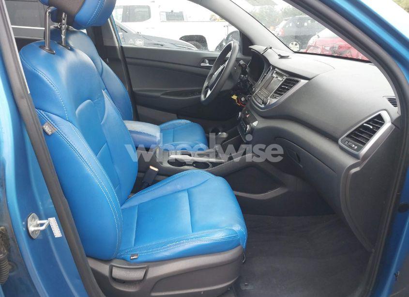 Photo 5 of 2016 Hyundai Tucson SE (VIN KM8J33A40GU077996)