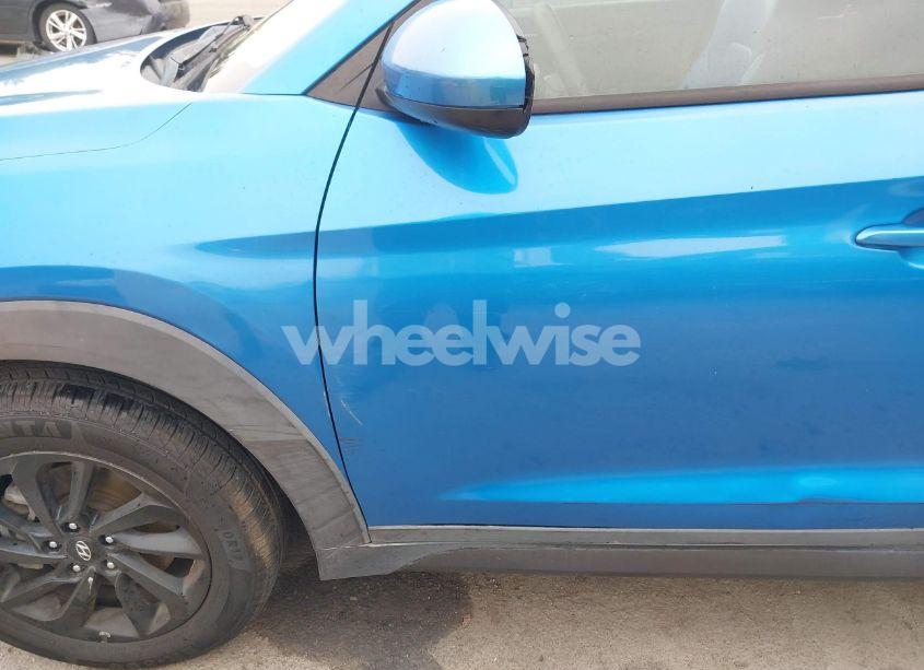 Photo 6 of 2016 Hyundai Tucson SE (VIN KM8J33A40GU077996)