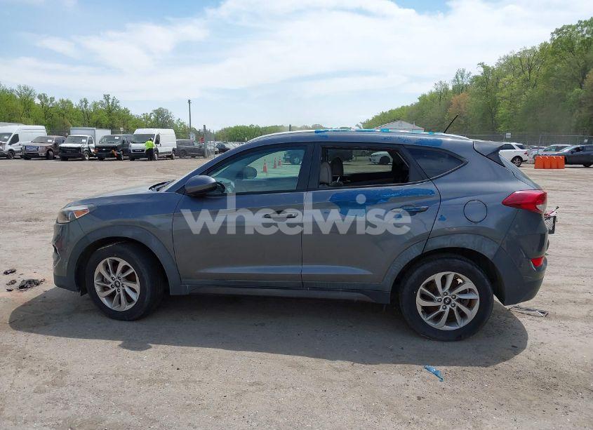 Photo 13 of 2016 Hyundai Tucson SE (VIN KM8J33A40GU089596)