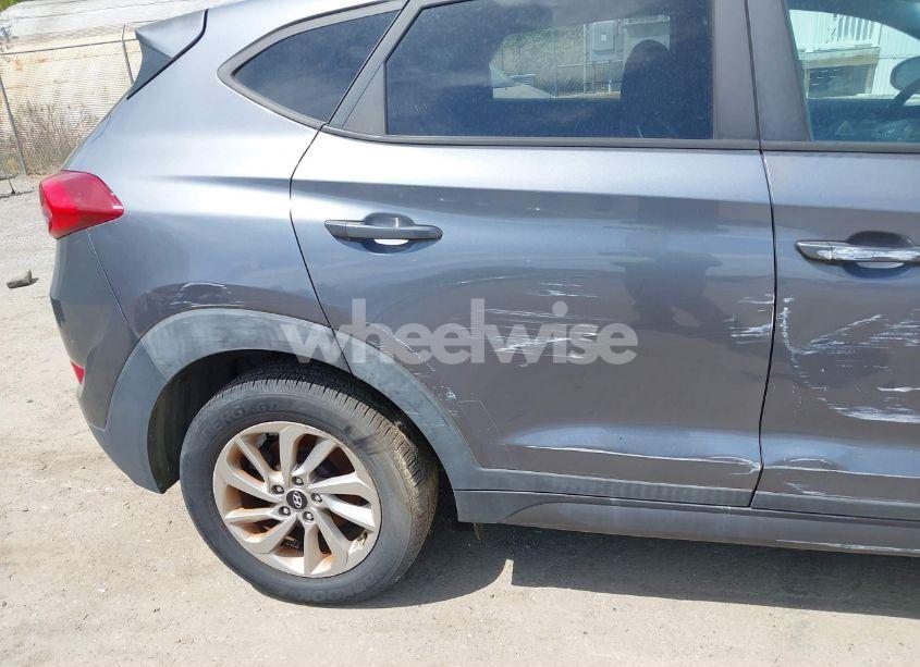 Photo 16 of 2016 Hyundai Tucson SE (VIN KM8J33A40GU089596)