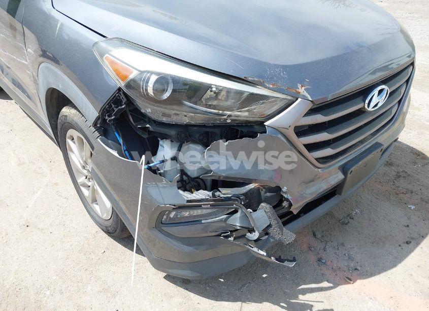 Photo 18 of 2016 Hyundai Tucson SE (VIN KM8J33A40GU089596)