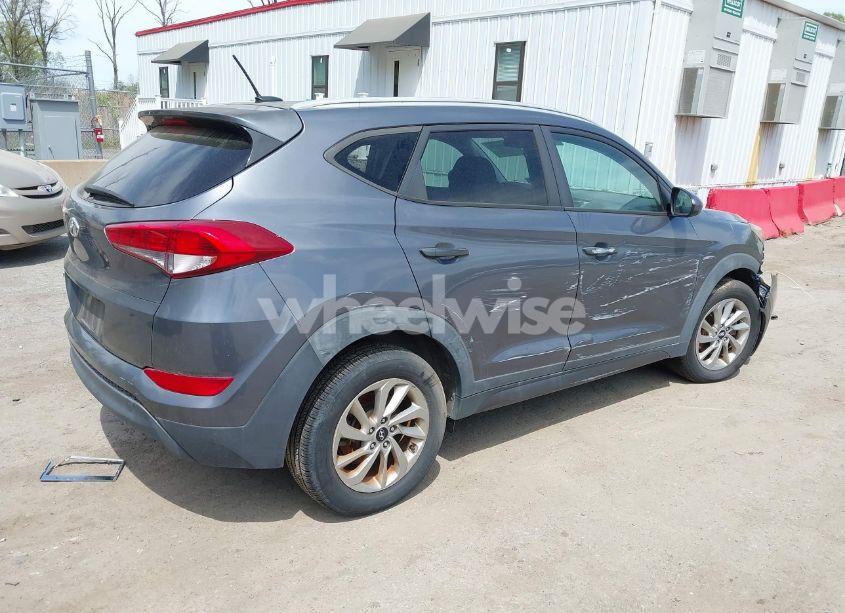 Photo 4 of 2016 Hyundai Tucson SE (VIN KM8J33A40GU089596)
