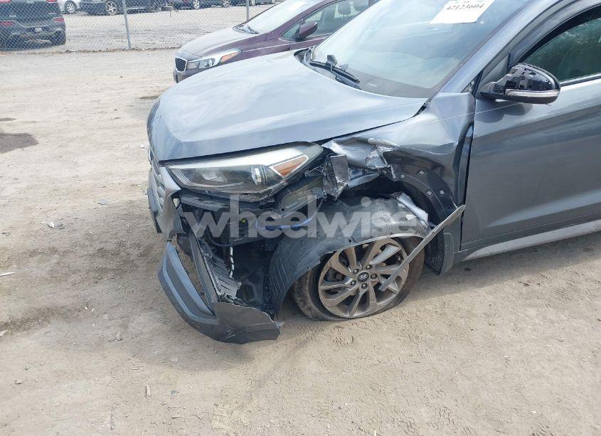 Photo 6 of 2017 Hyundai Tucson SE PLUS (VIN KM8J33A42HU518545)