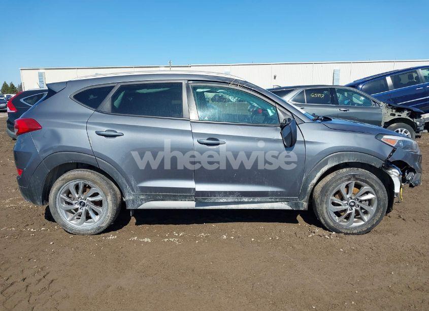 Photo 13 of 2018 Hyundai Tucson SEL (VIN KM8J33A42JU691374)