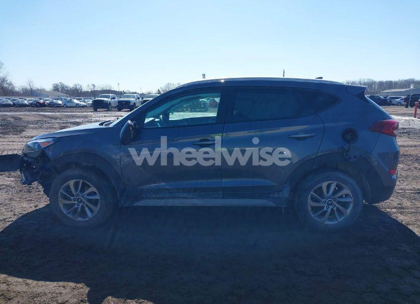Photo 14 of 2018 Hyundai Tucson SEL (VIN KM8J33A42JU691374)