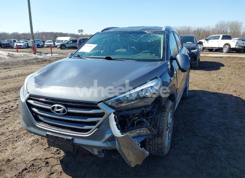 Photo 6 of 2018 Hyundai Tucson SEL (VIN KM8J33A42JU691374)