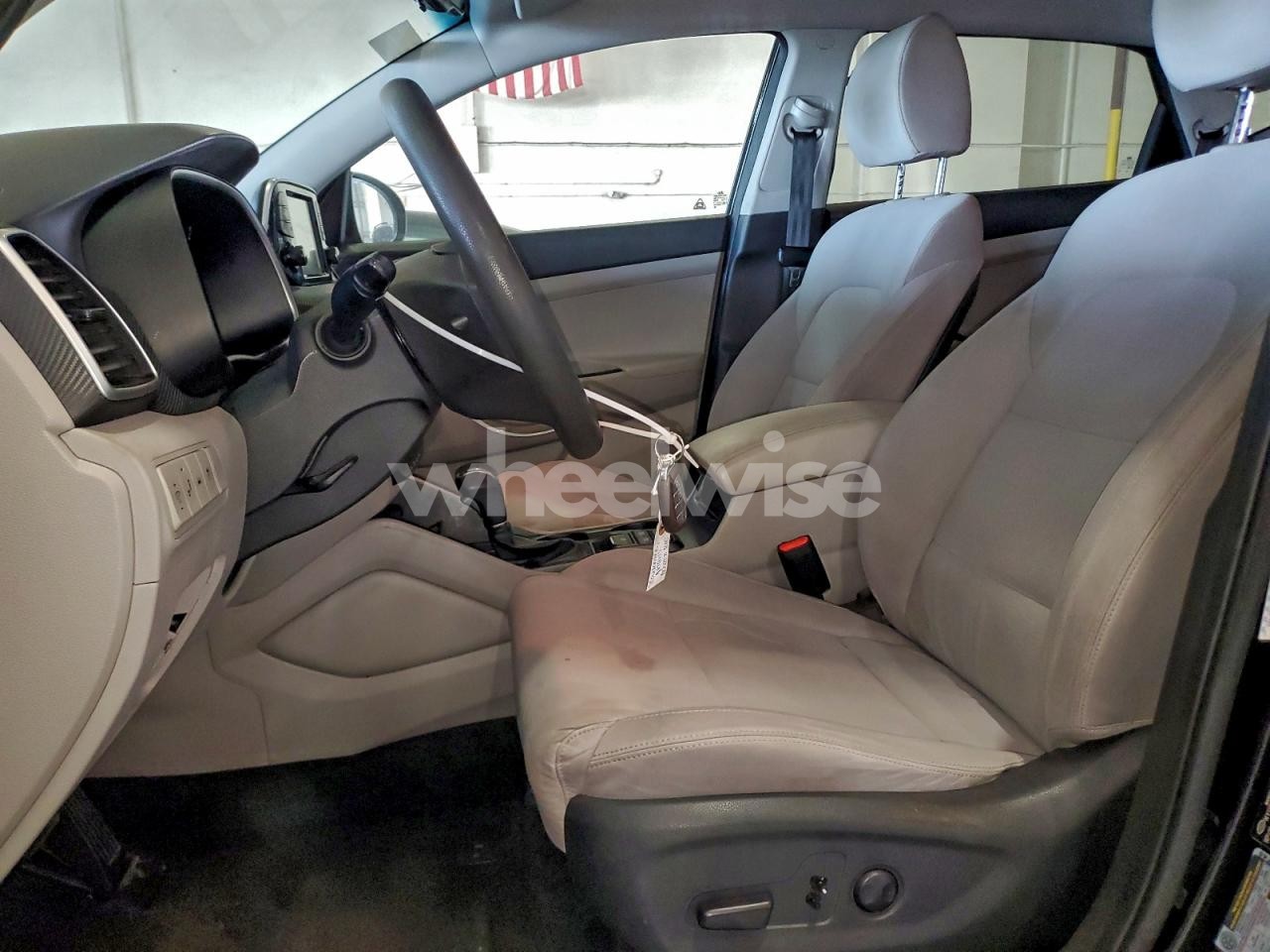 Photo 7 of 2020 HYUNDAI TUCSON LIMITED (VIN KM8J33A42LU142437)