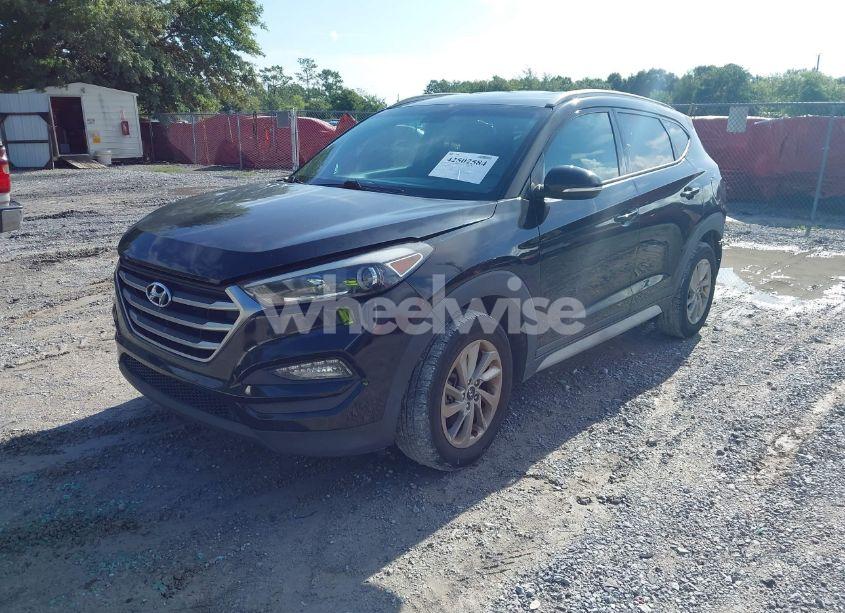 Photo 2 of 2017 Hyundai Tucson SE PLUS (VIN KM8J33A43HU363178)