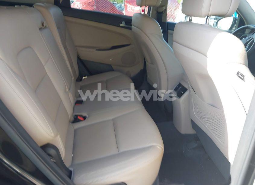 Photo 8 of 2017 Hyundai Tucson SE PLUS (VIN KM8J33A43HU363178)