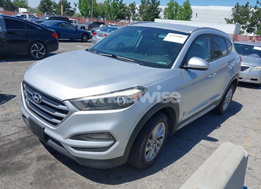 Photo 2 of 2018 Hyundai Tucson SEL (VIN KM8J33A43JU709414)