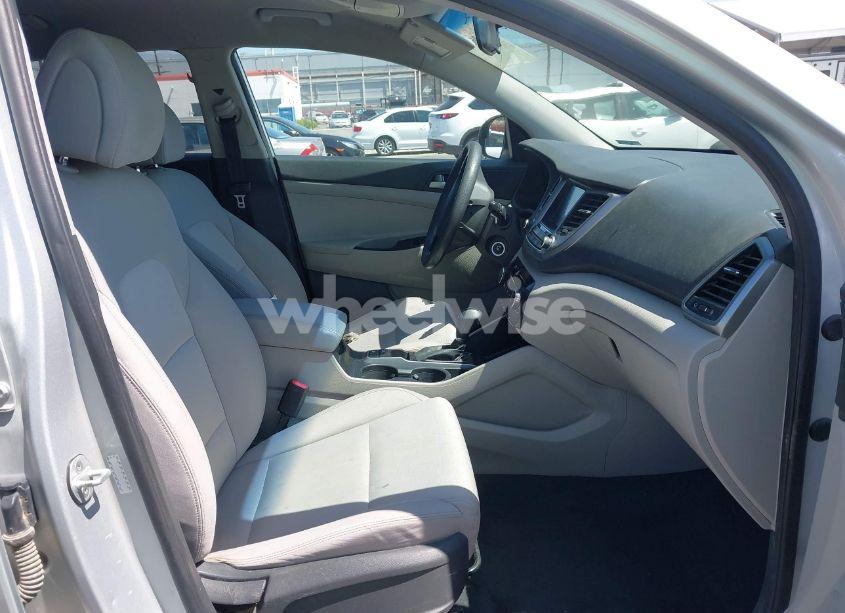 Photo 5 of 2018 Hyundai Tucson SEL (VIN KM8J33A43JU709414)