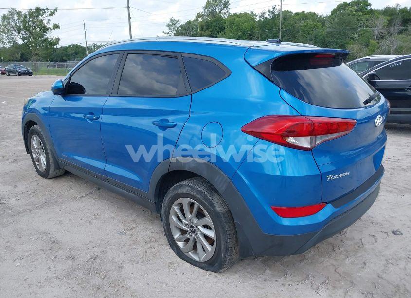 Photo 3 of 2016 Hyundai Tucson SE (VIN KM8J33A44GU228421)