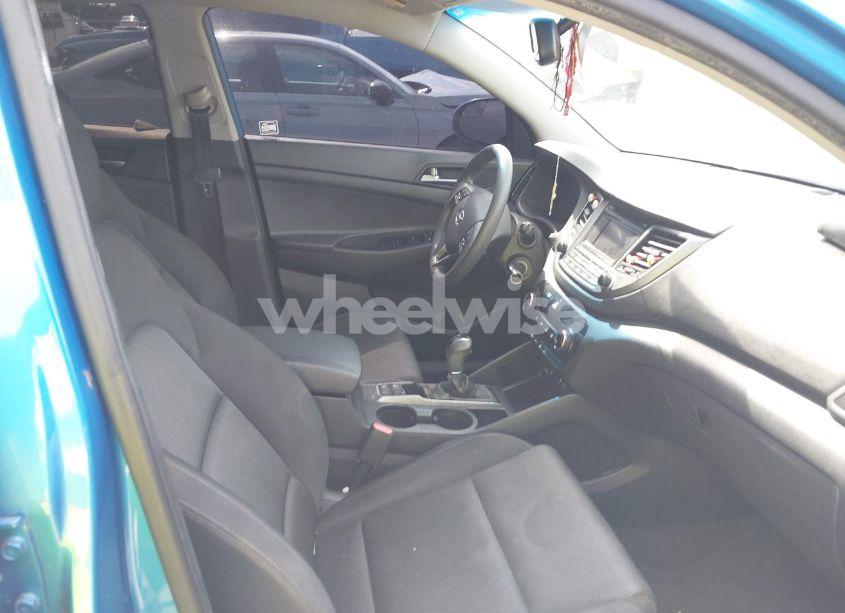 Photo 5 of 2016 Hyundai Tucson SE (VIN KM8J33A44GU228421)