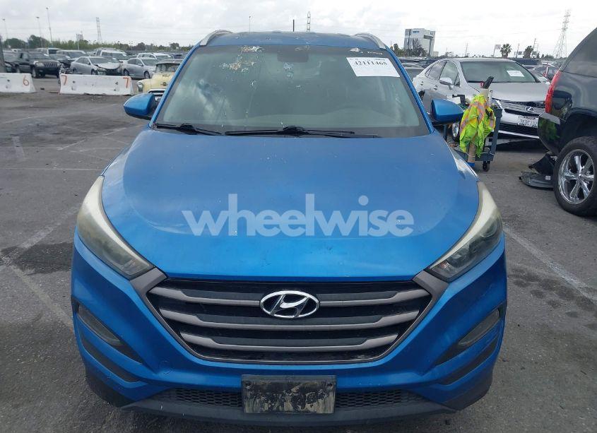 Photo 11 of 2016 Hyundai Tucson SE (VIN KM8J33A46GU154452)